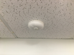 Sensor automático en el techo